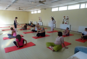 Gym douce pour tous pendant un stage d'été